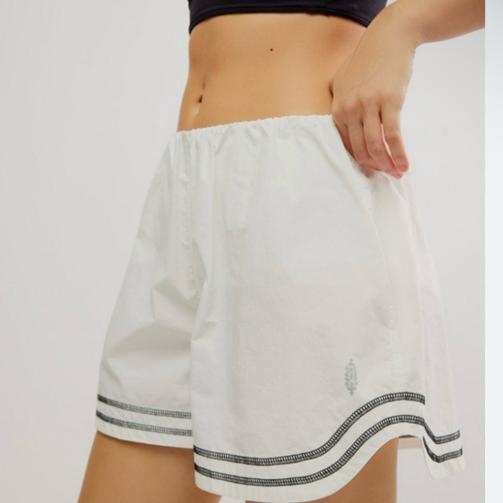 Free People Movement White all around shorts